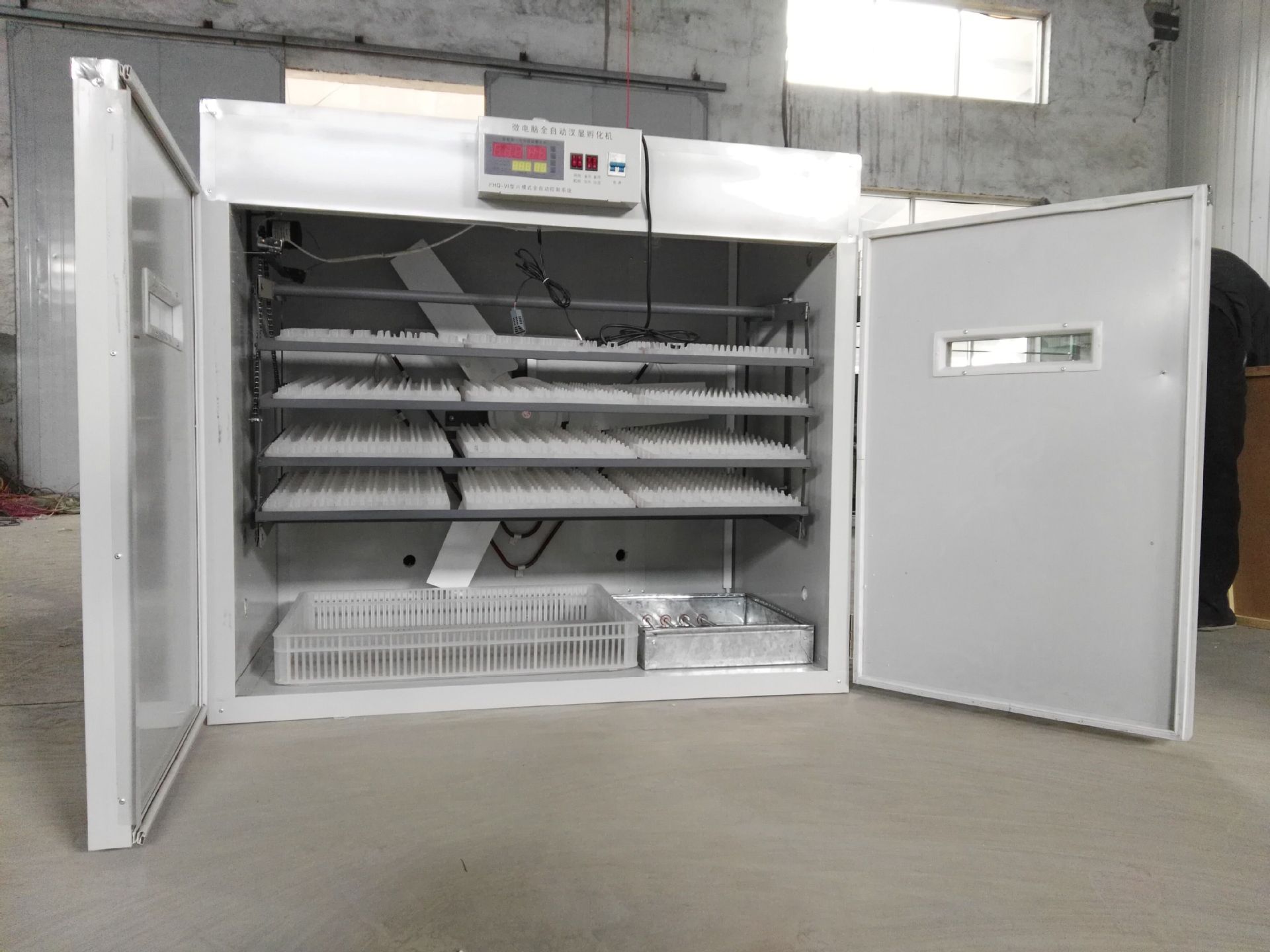 1000枚家禽孵化器 智能528全自動小雞孵化機實現(xiàn)95%高孵化率